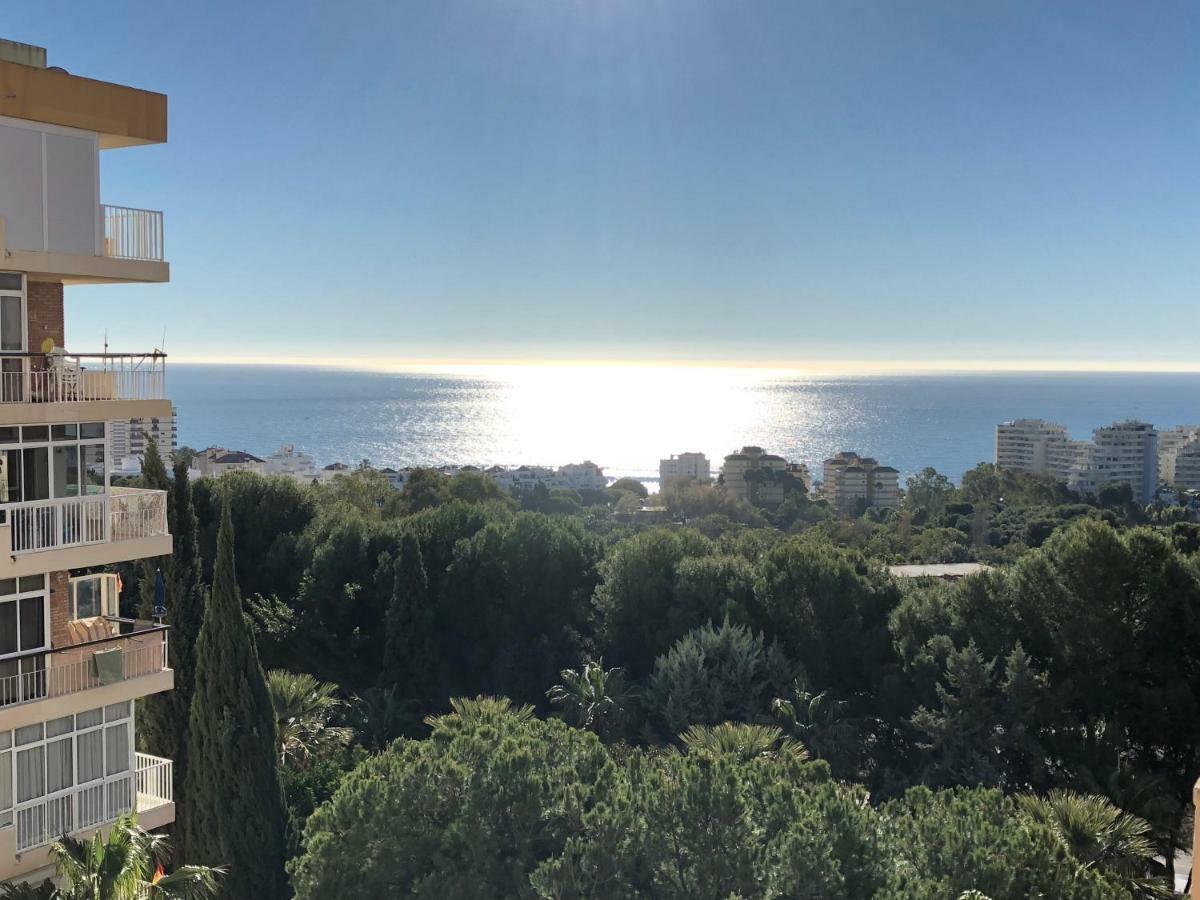 Sea View Apartment Benalmadena Bagian luar foto